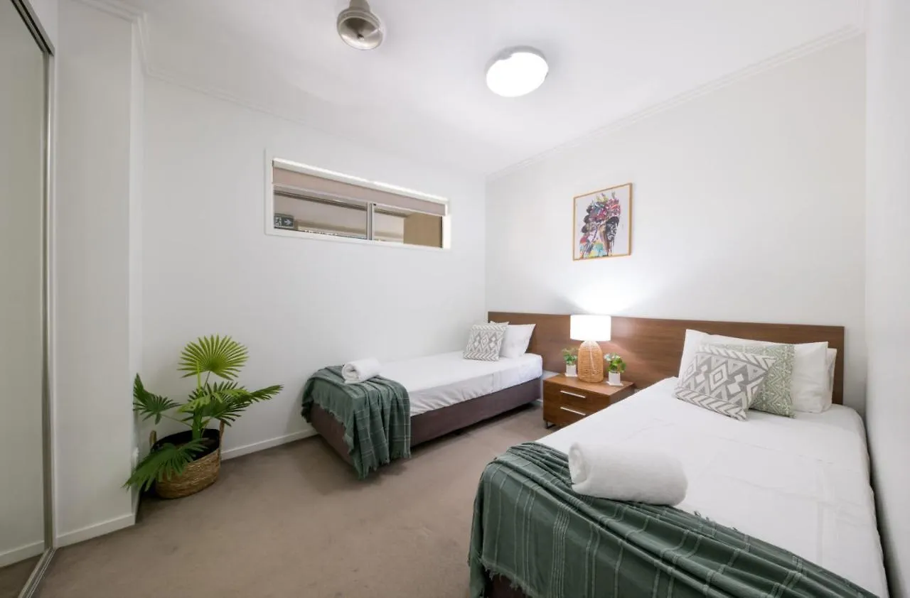 Tulip Oak Apartment Airlie Beach
